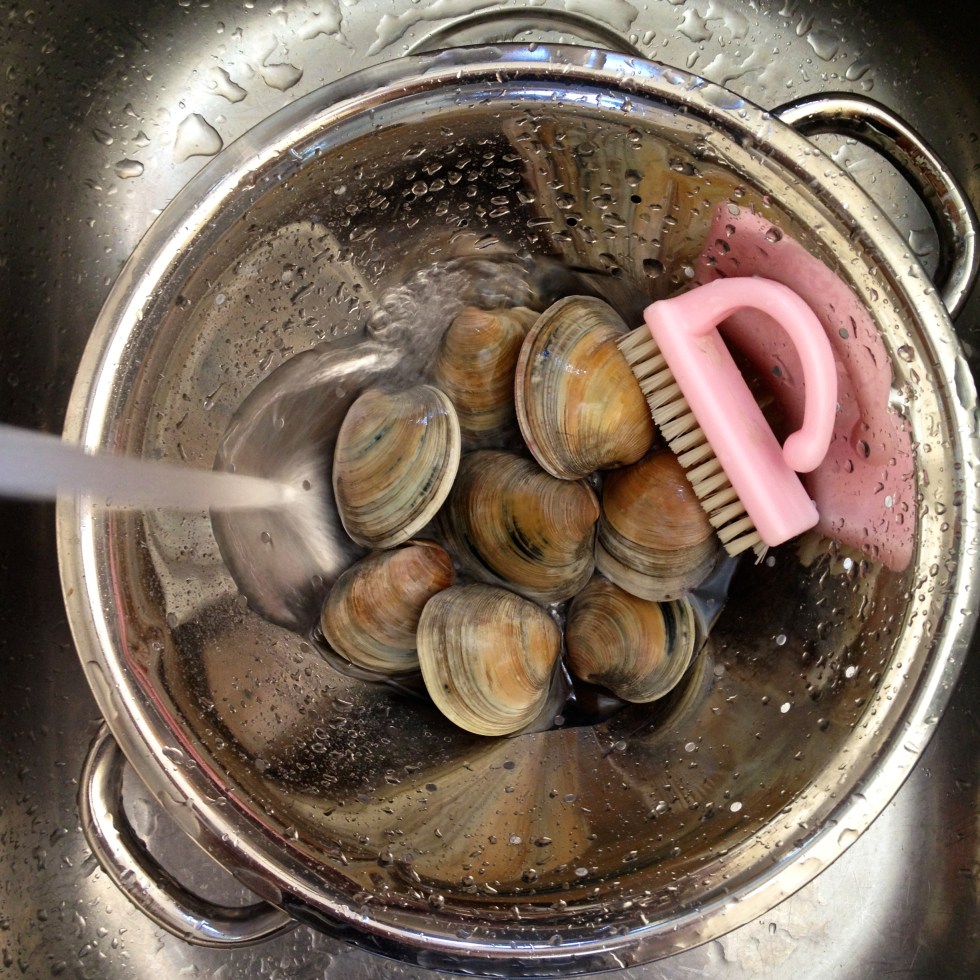 Clams Pasta with a White Wine Sauce