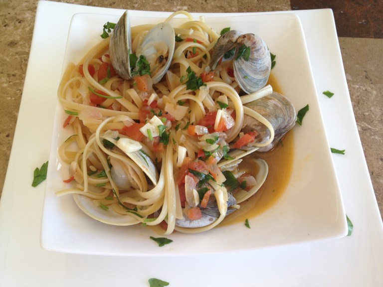 Clams Pasta with a White Wine Sauce